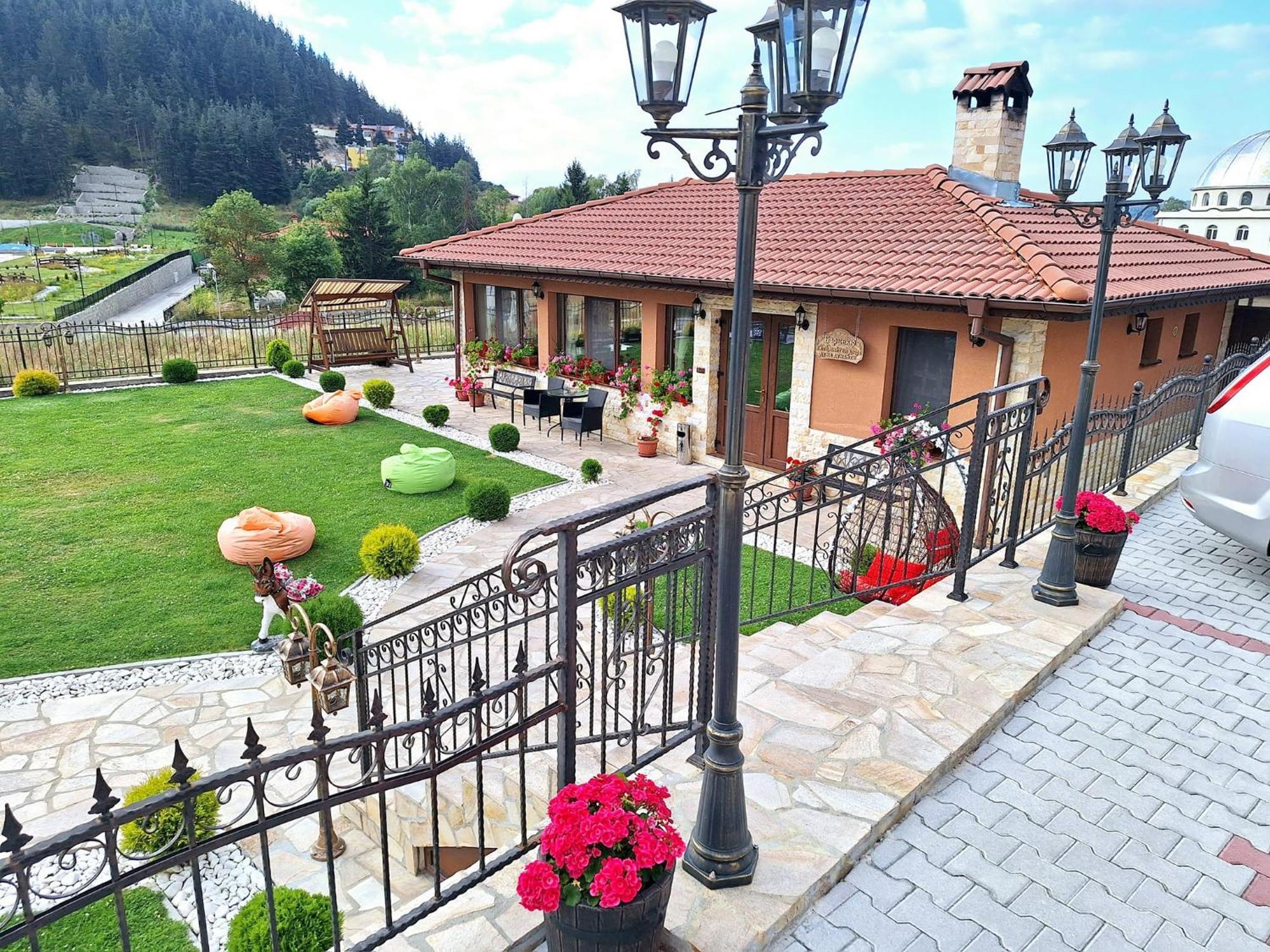 Perla Hotel Dospat Exterior photo